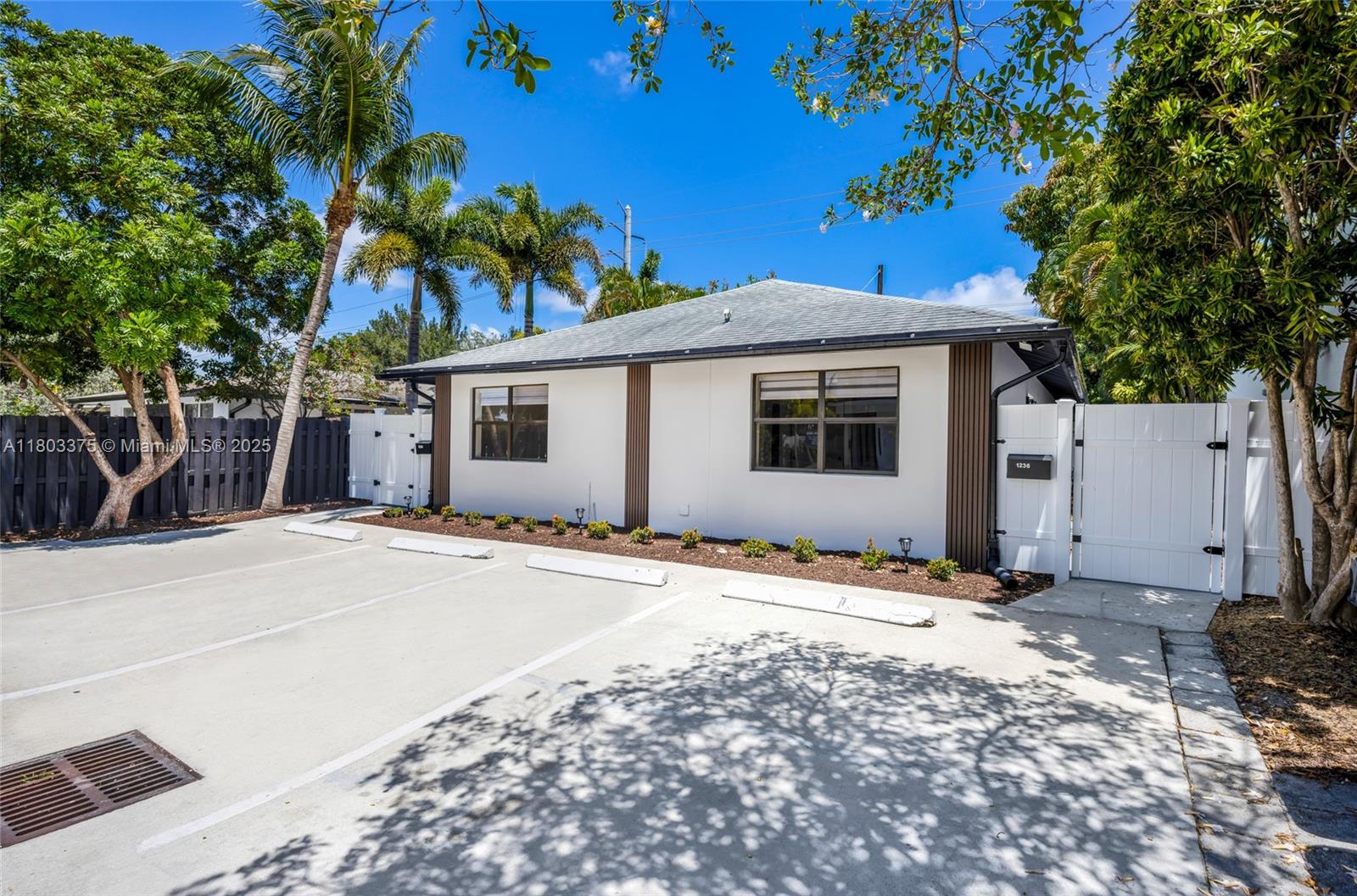 1236 Ne 12th Ave A, Fort Lauderdale, Broward County, Florida - 3 Bedrooms  
2 Bathrooms - 