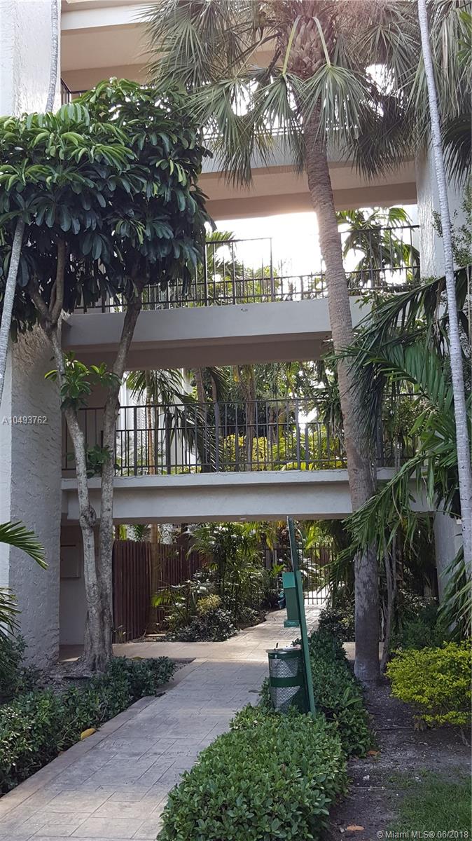 DADELAND GROVE CONDO - Residential Lease