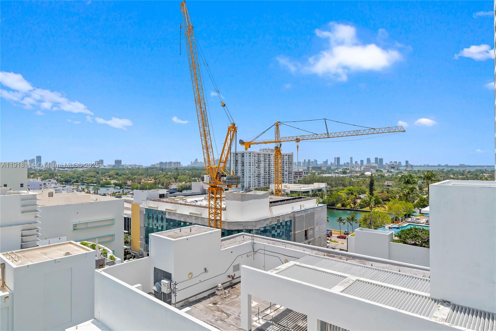 FONTAINEBLEAU III - Residential