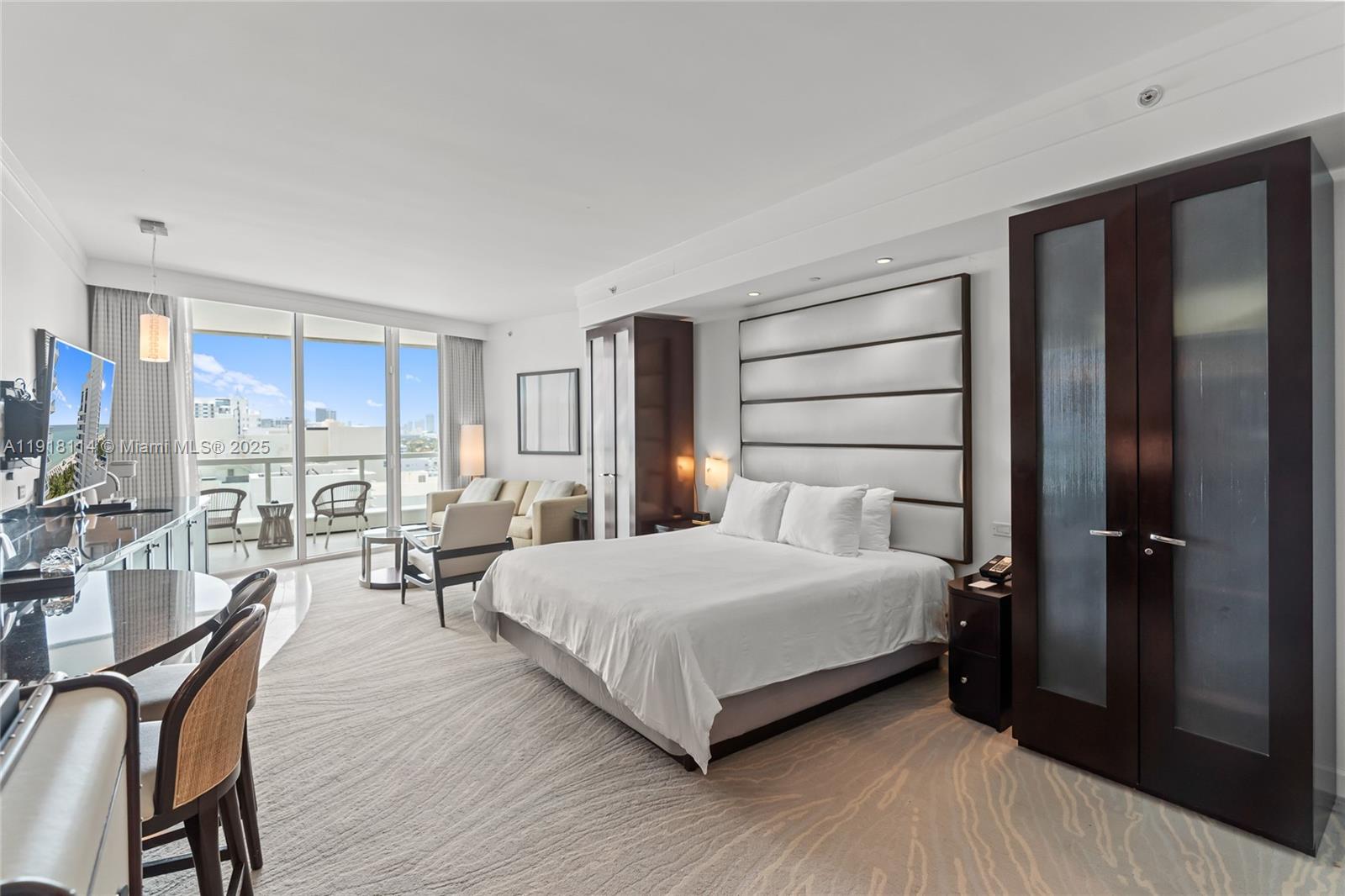 FONTAINEBLEAU III - Residential