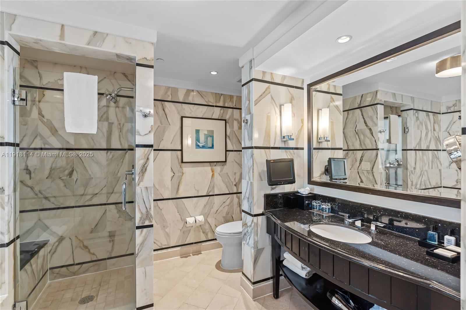 FONTAINEBLEAU III - Residential