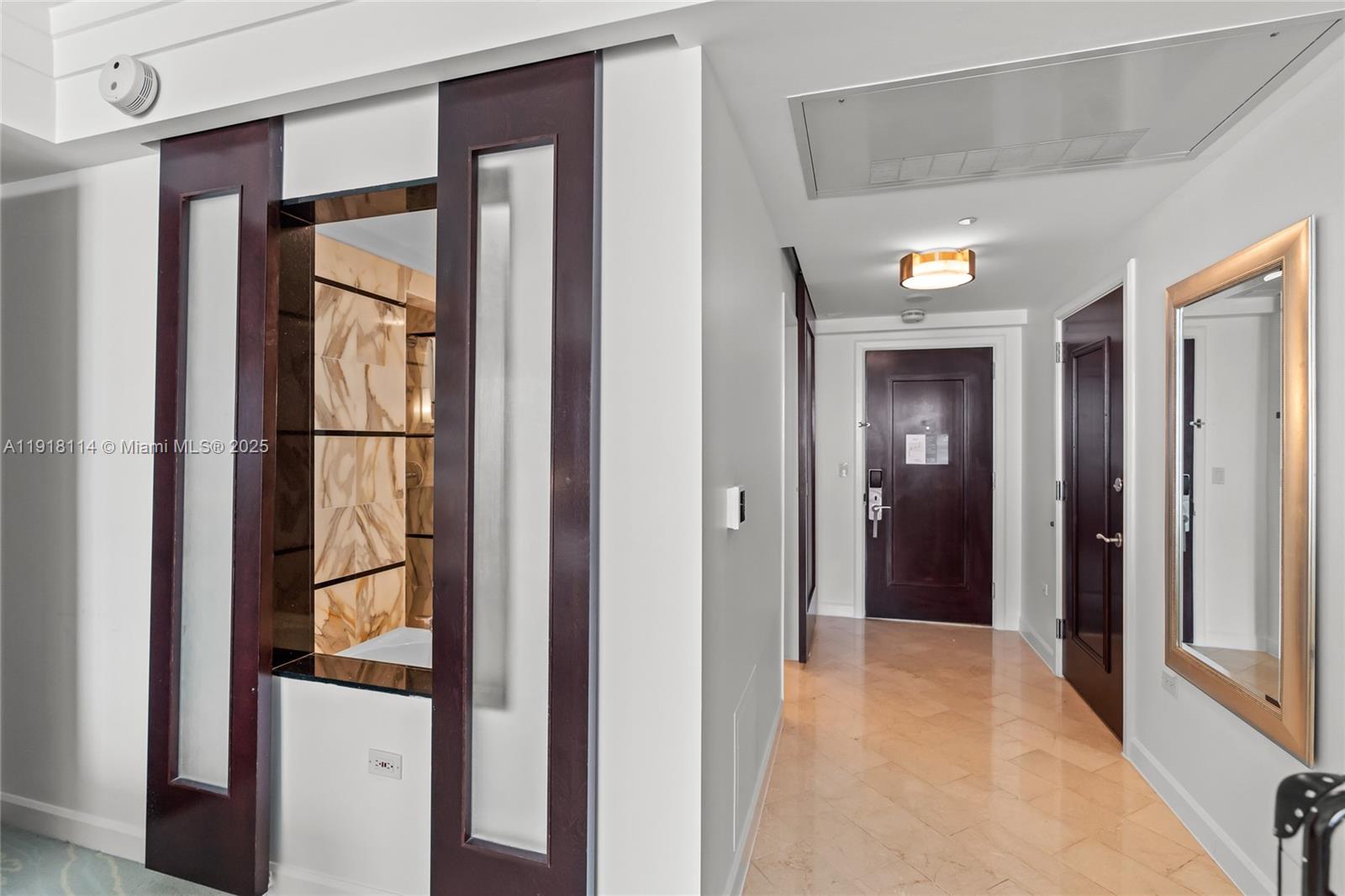 FONTAINEBLEAU III - Residential