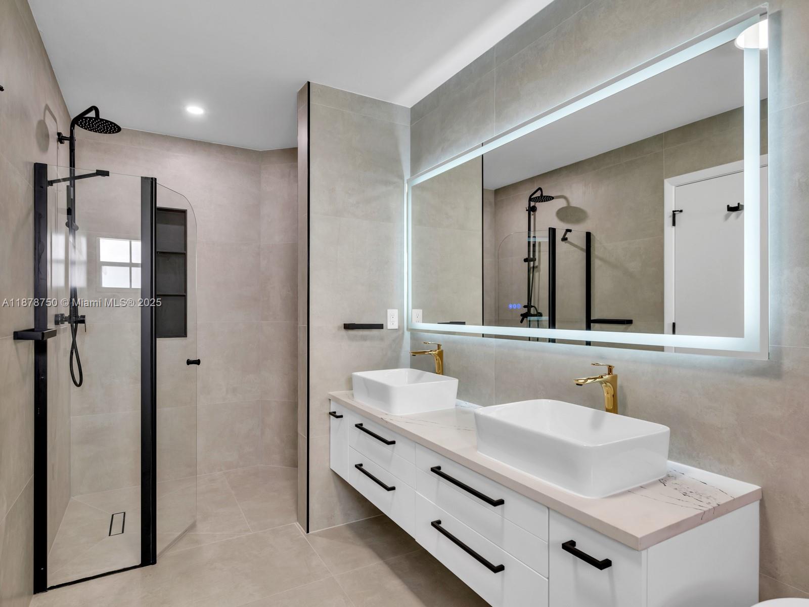 EMERALD POINTE 2 - Residential