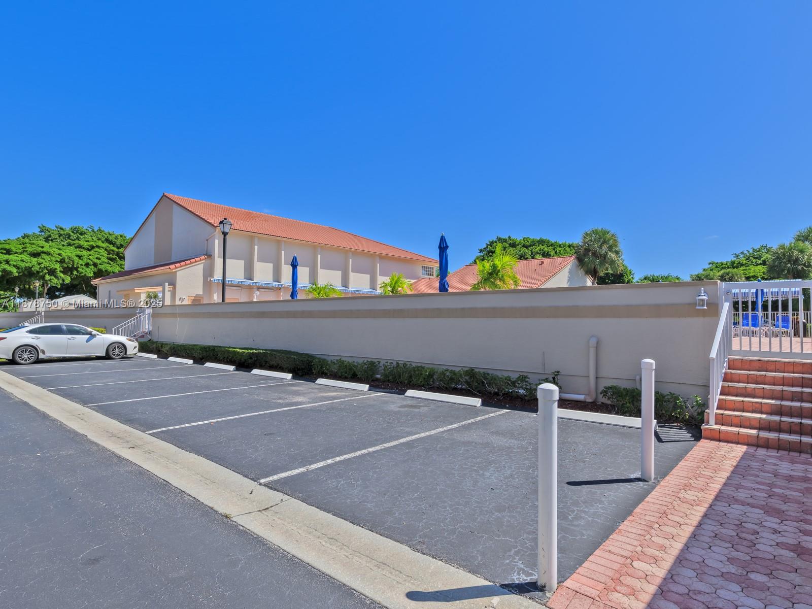 EMERALD POINTE 2 - Residential