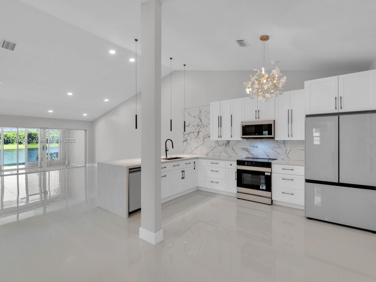 EMERALD POINTE 2 - Residential