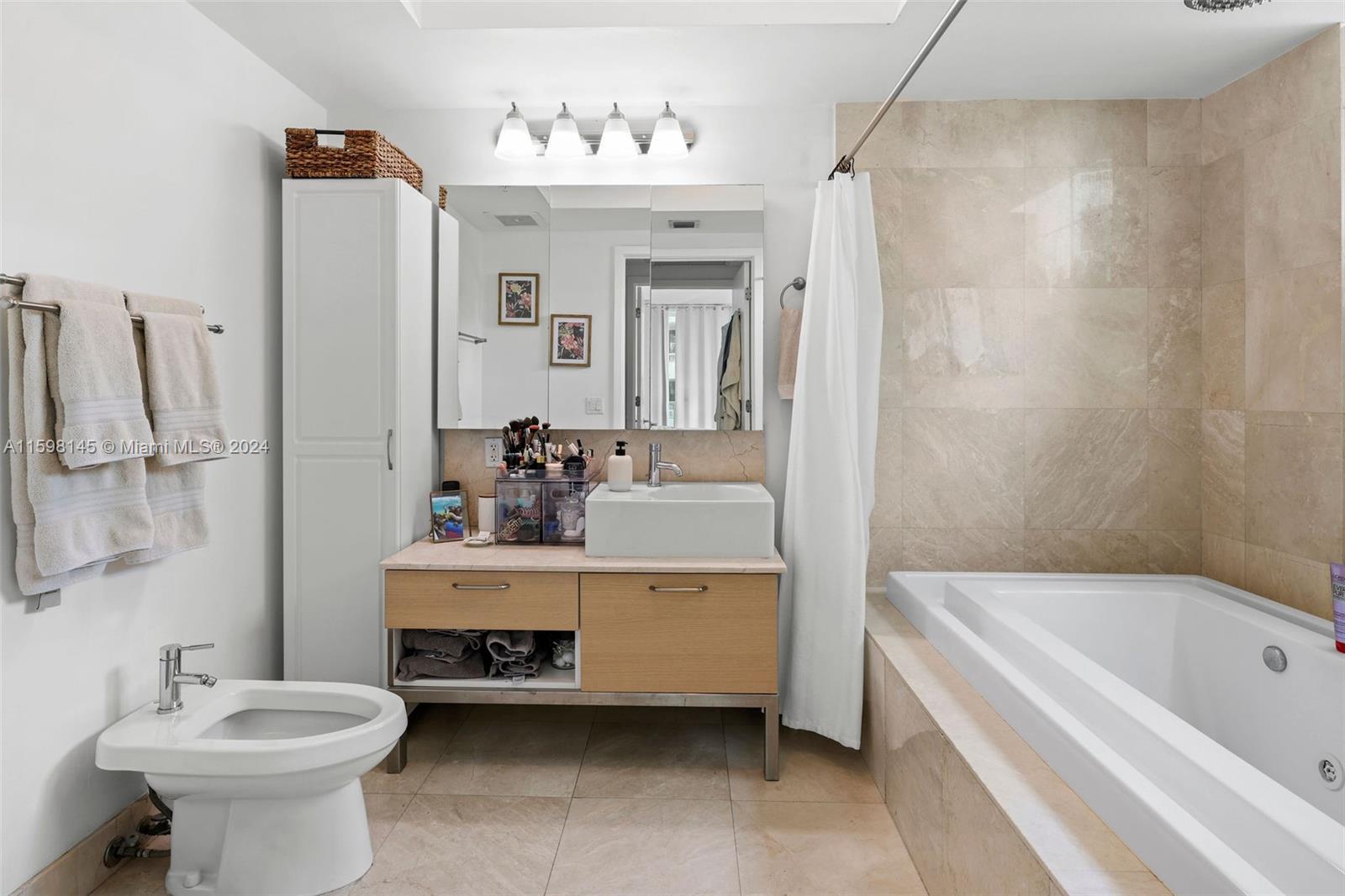 THE EMERALD AT BRICKELL C - Residential