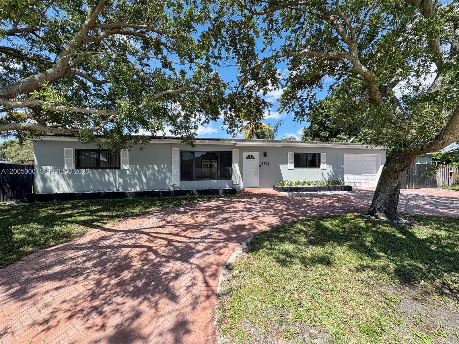 PEMBROKE PINES NO 3 - Residential