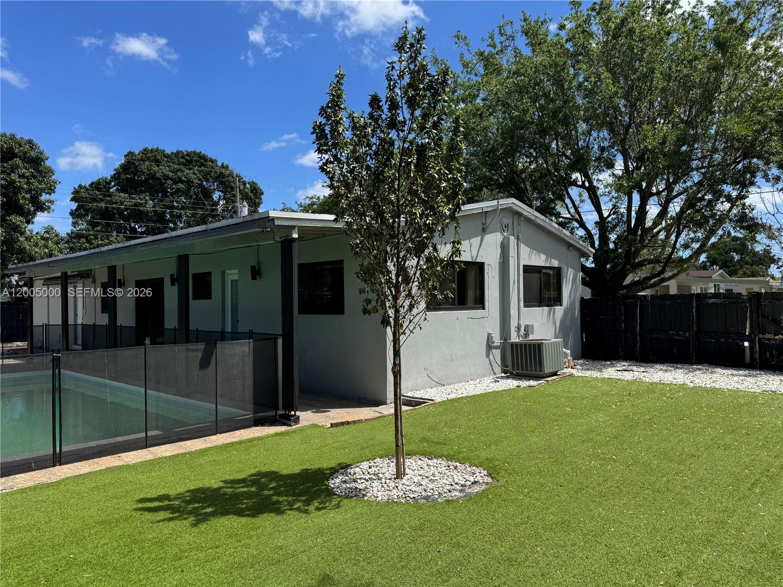 PEMBROKE PINES NO 3 - Residential