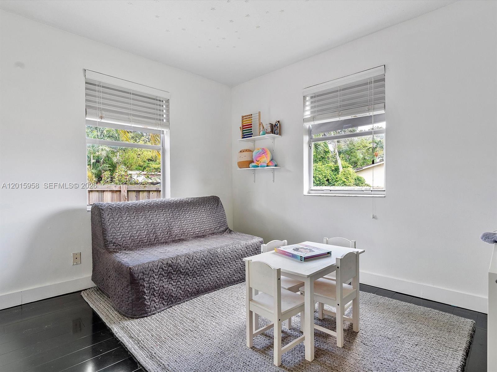 TOWN OF HALLANDALE B-13 - Residential