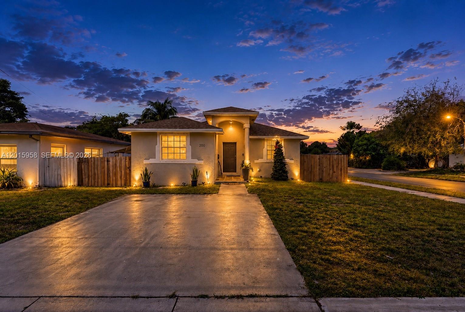 TOWN OF HALLANDALE B-13 - Residential