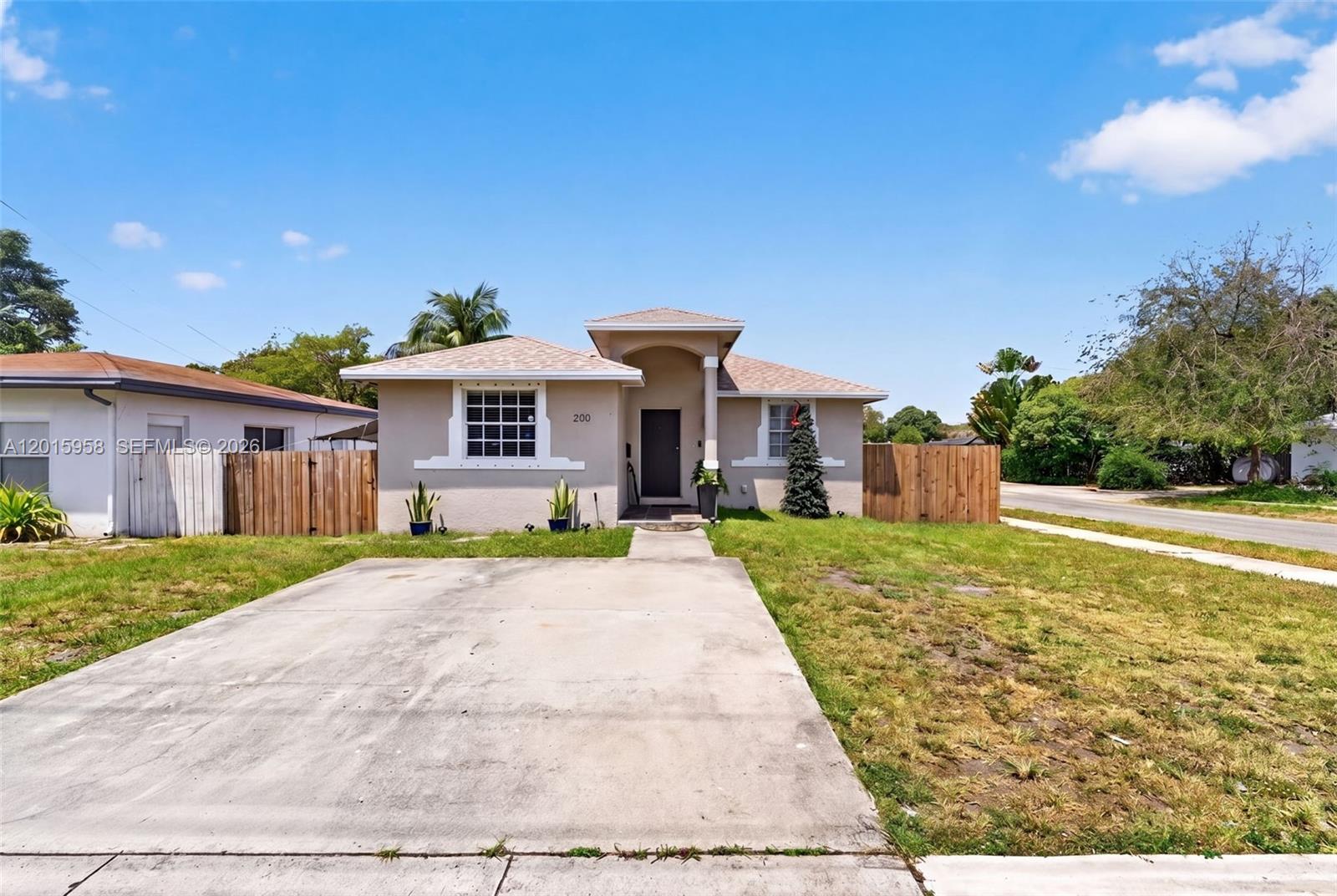 TOWN OF HALLANDALE B-13 - Residential