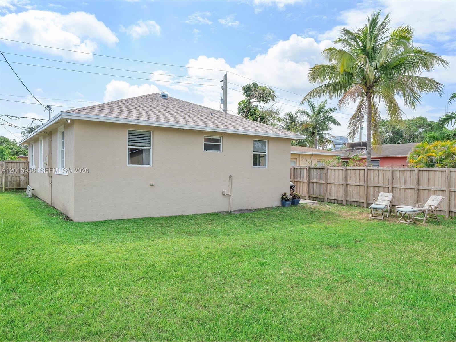 TOWN OF HALLANDALE B-13 - Residential