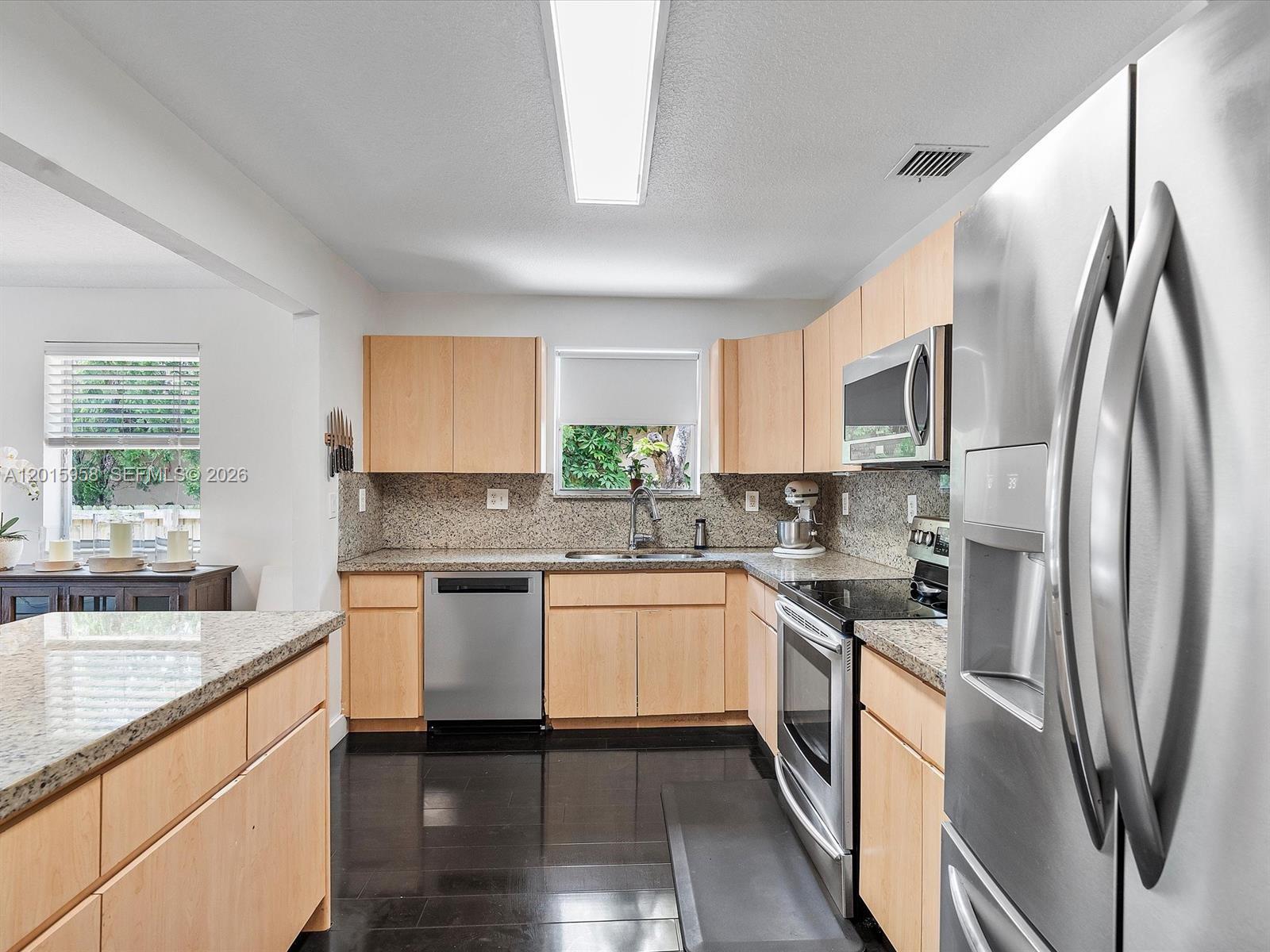 TOWN OF HALLANDALE B-13 - Residential