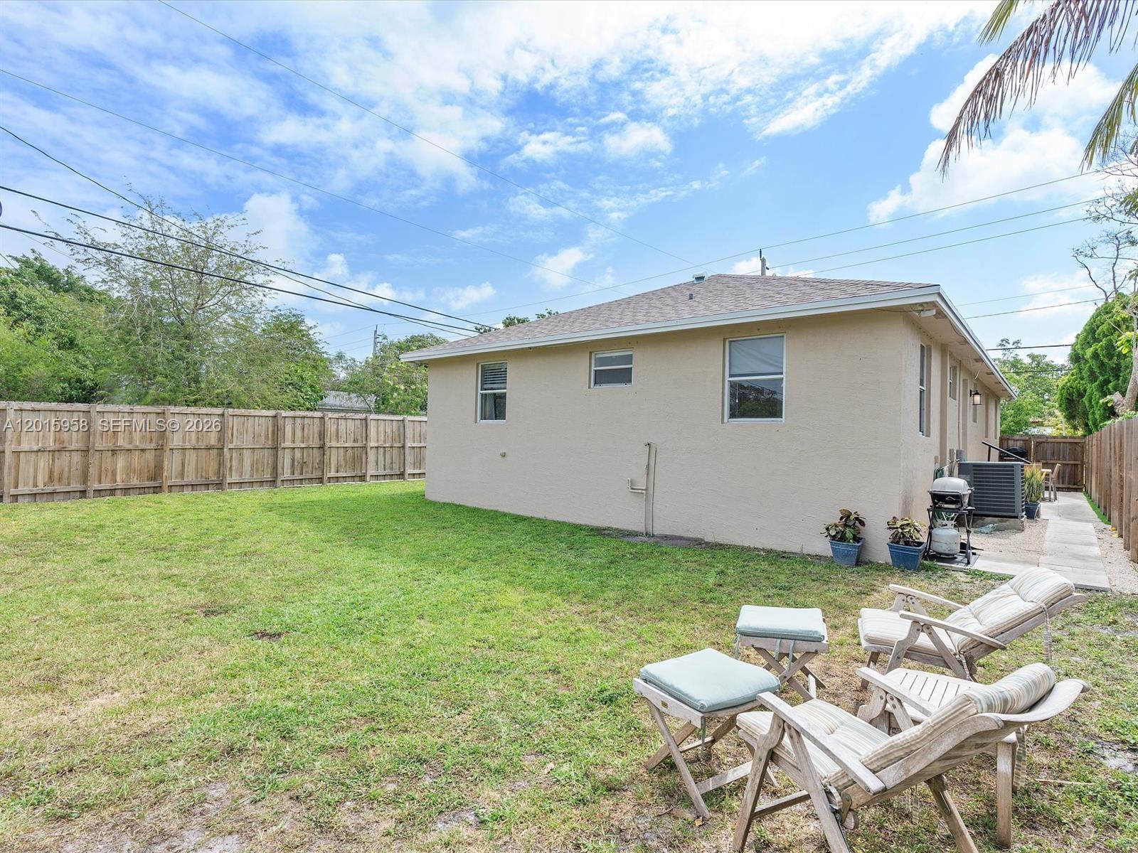TOWN OF HALLANDALE B-13 - Residential