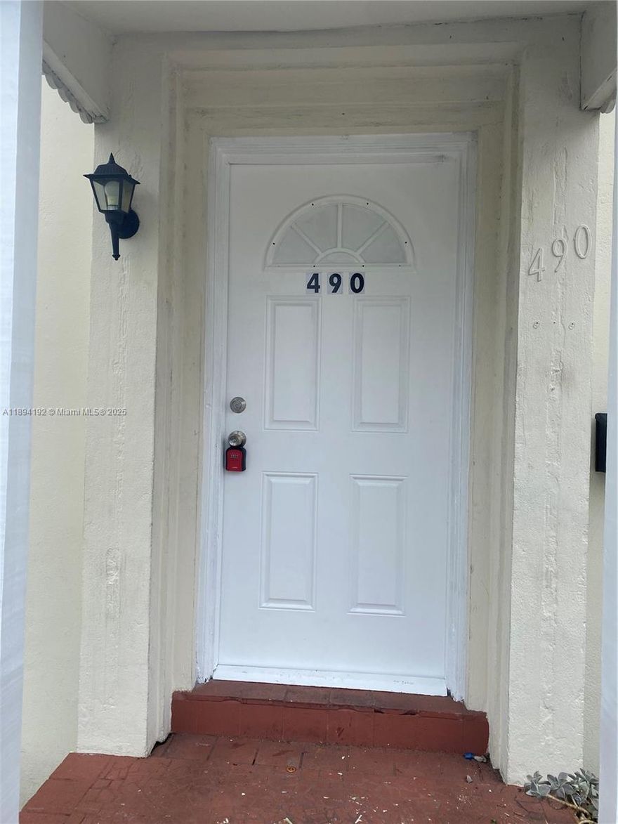 Large remodeled House in the heart of North miami… location location location. Totally luxury welcome you and your family home to the paradise
Welcome
Section 8