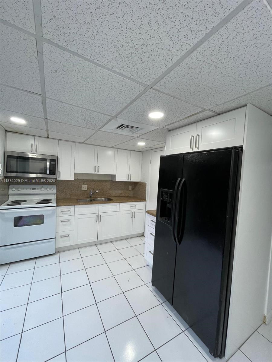 A J BENDLES - Residential Lease