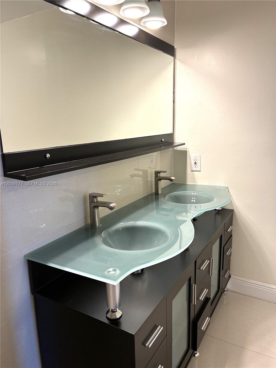 DORSET HOUSE CONDO - Residential