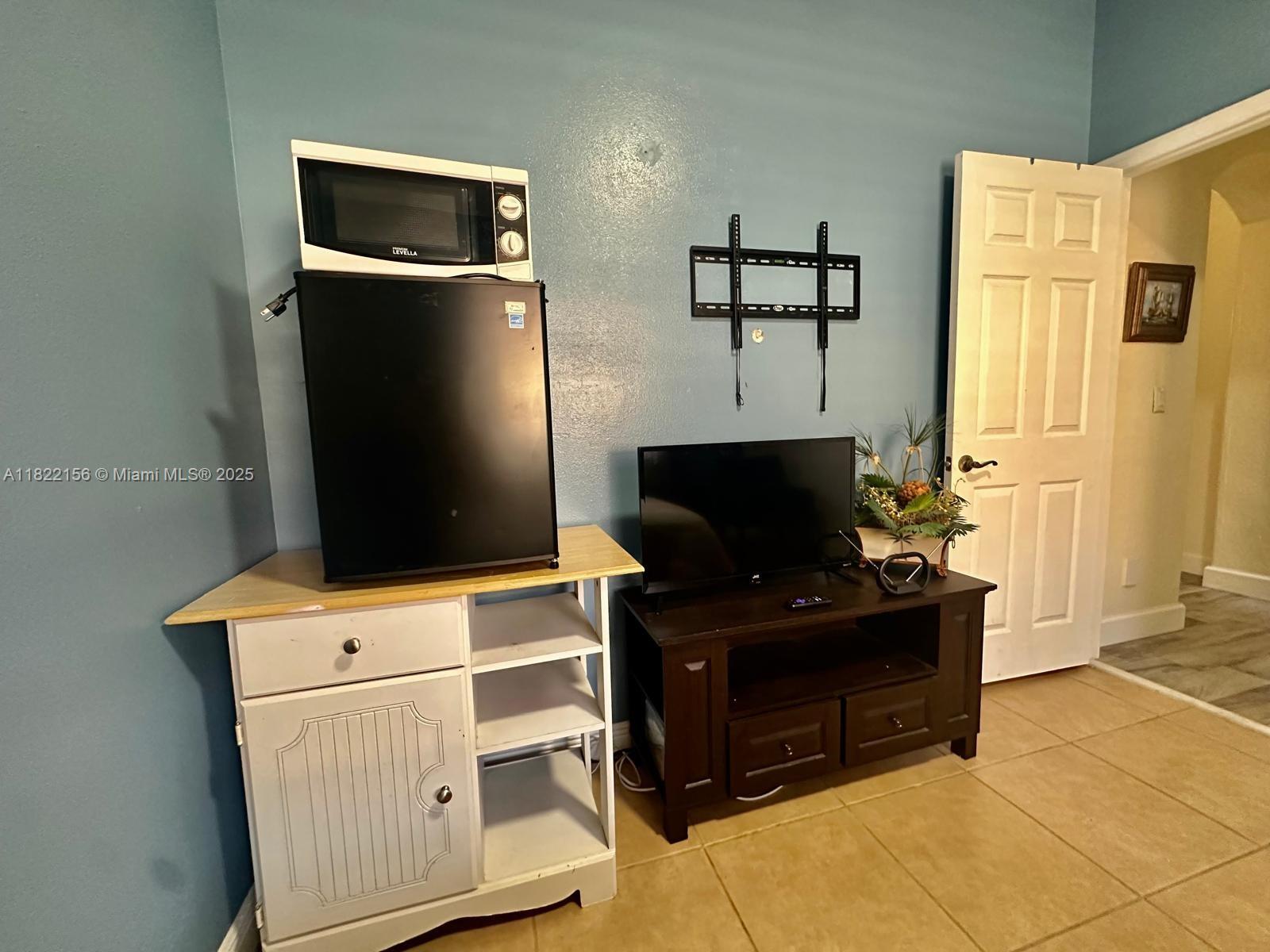 Rental Property at 00 1, Miramar, Broward County, Florida - Bedrooms: 1 
Bathrooms: 1  - $875 MO.