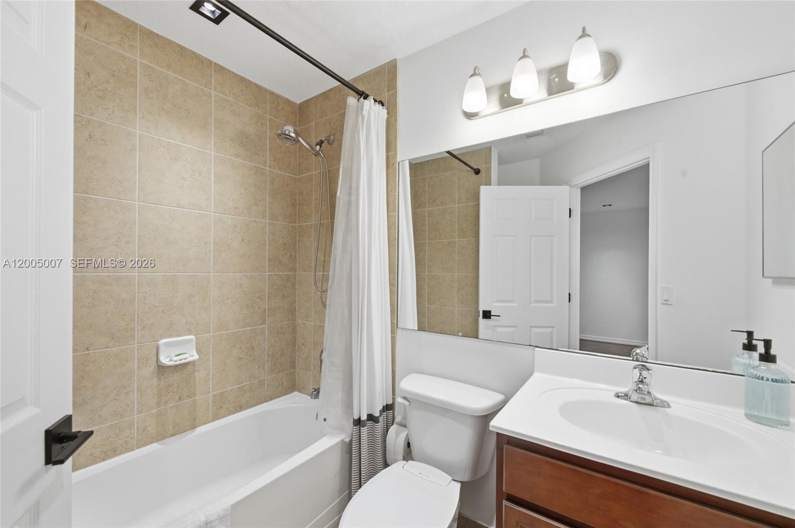 DAVIE JUNCTION - Residential