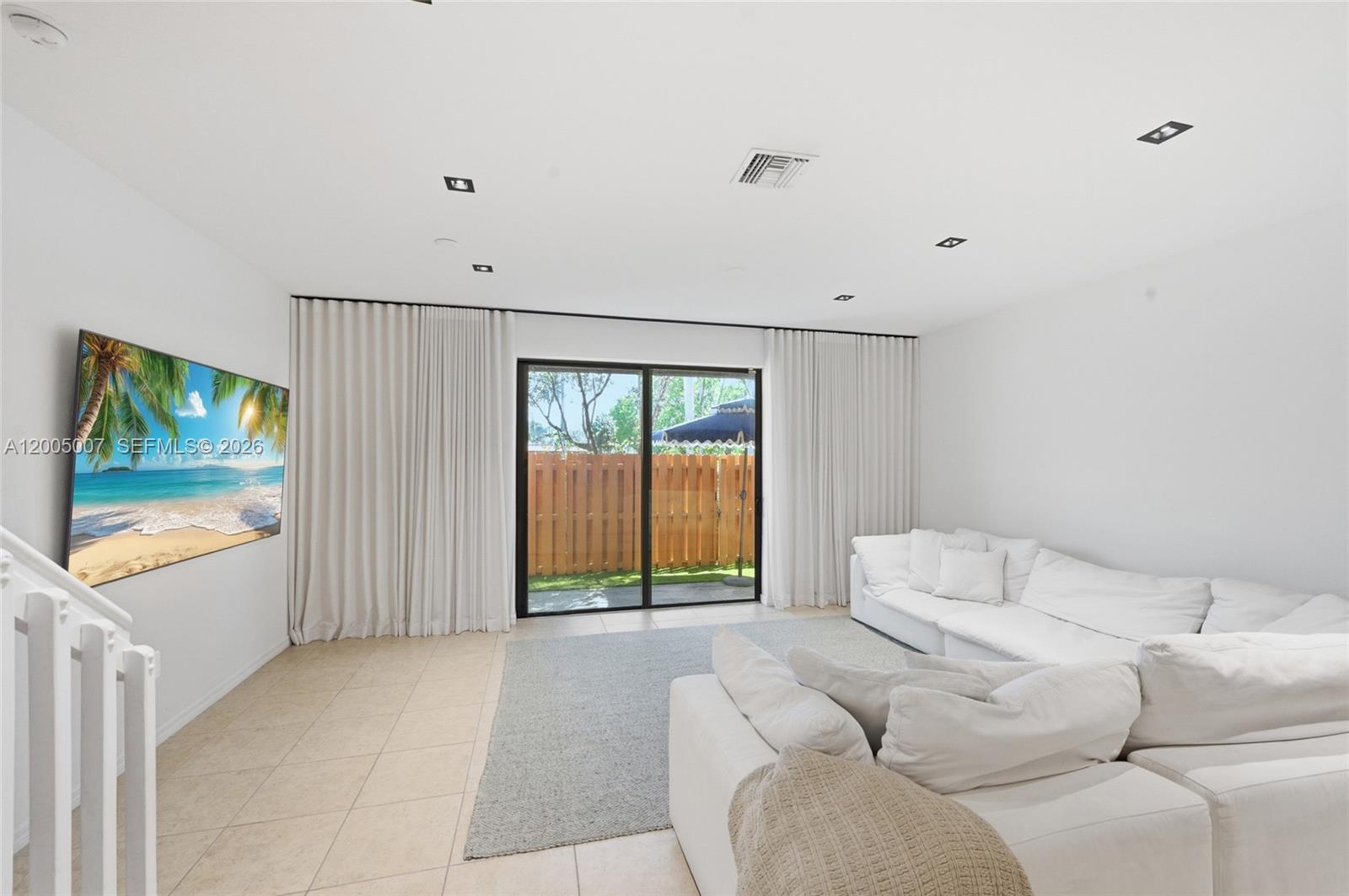 DAVIE JUNCTION - Residential