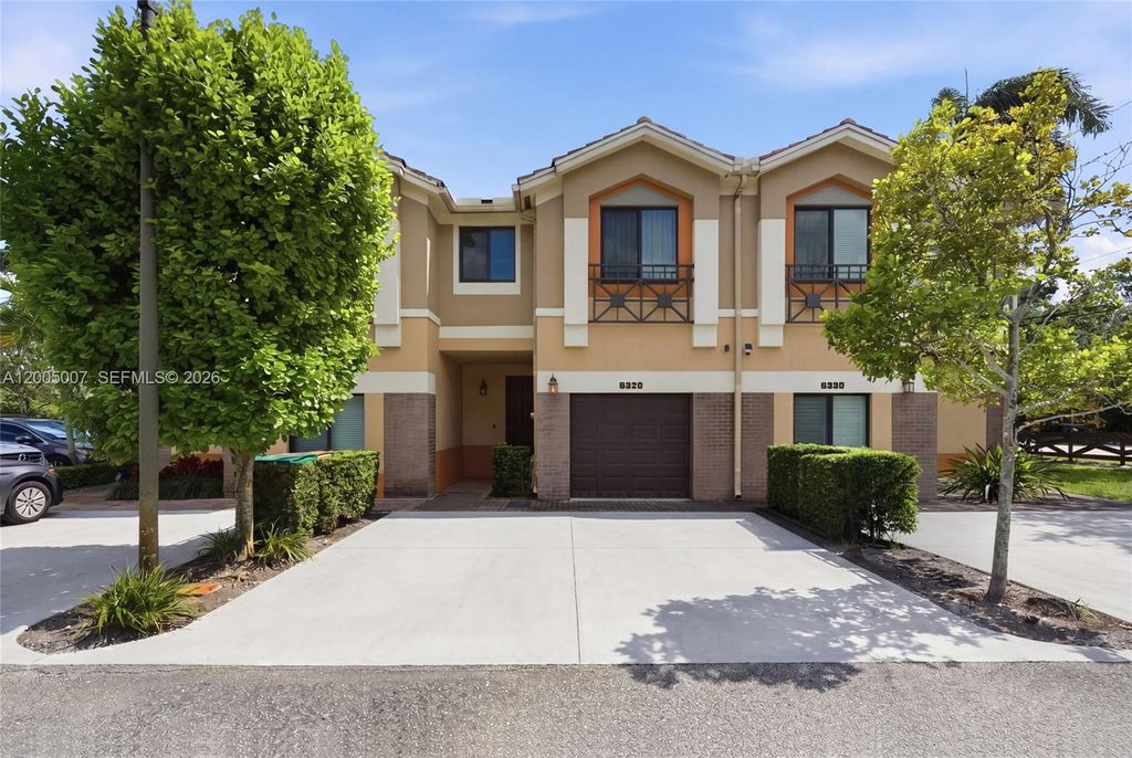 Photo of 6320 S Station Sq, Davie, FL 33314 (MLS # A12005007)