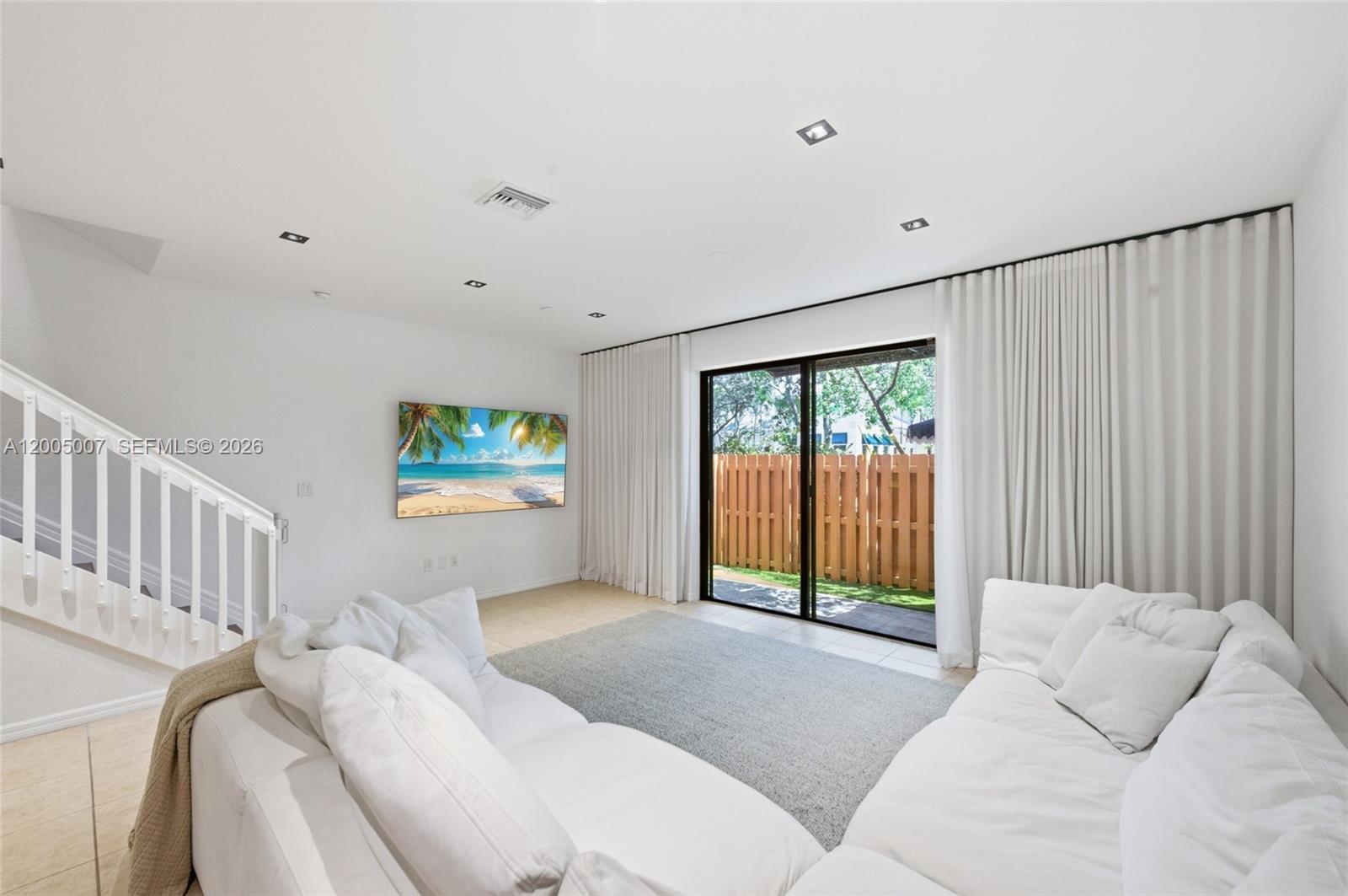 DAVIE JUNCTION - Residential