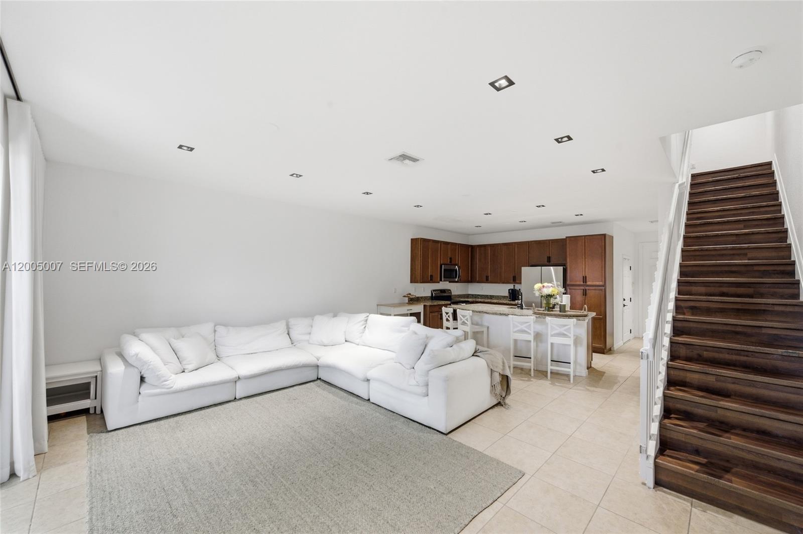 DAVIE JUNCTION - Residential