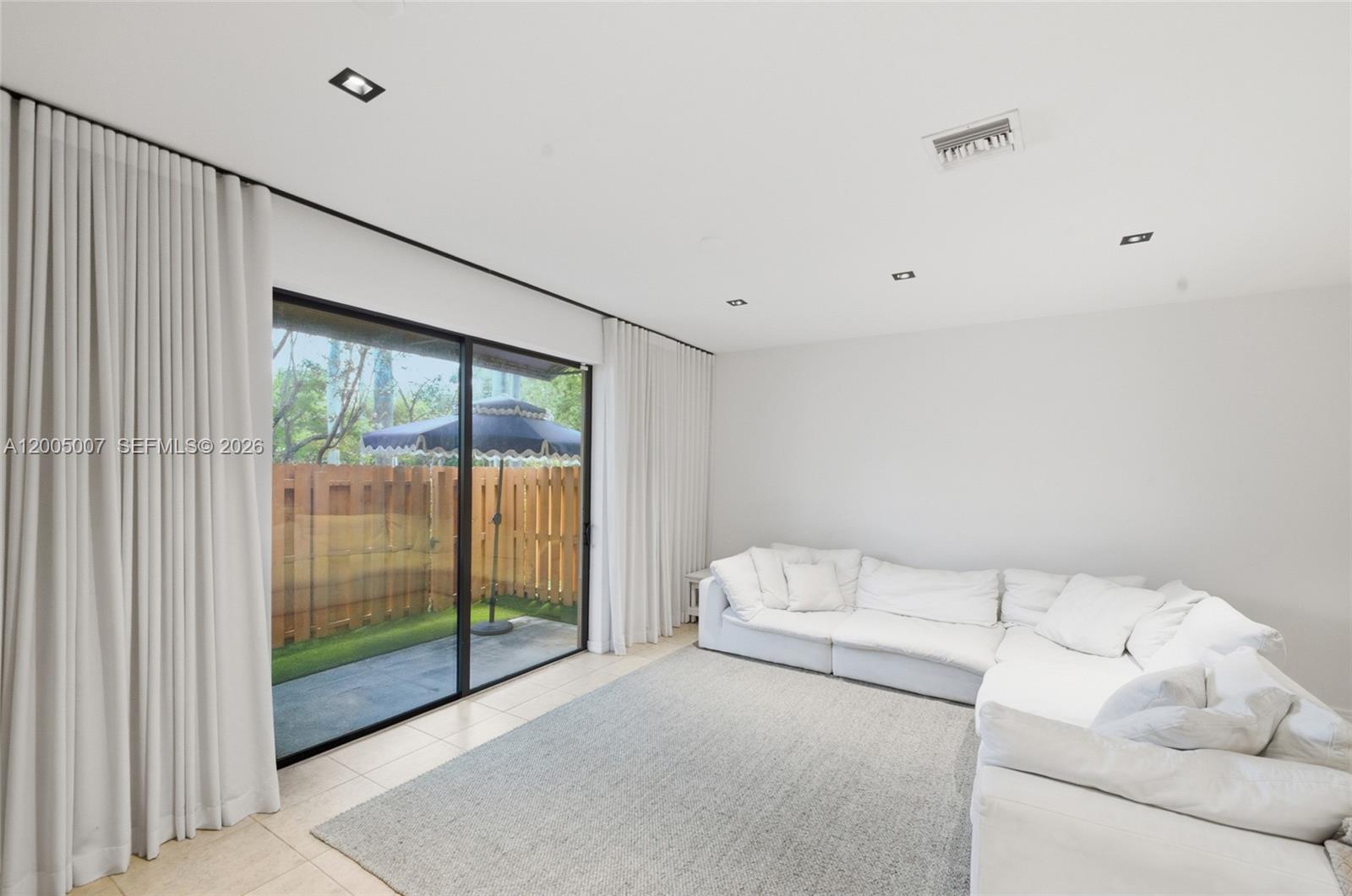 DAVIE JUNCTION - Residential