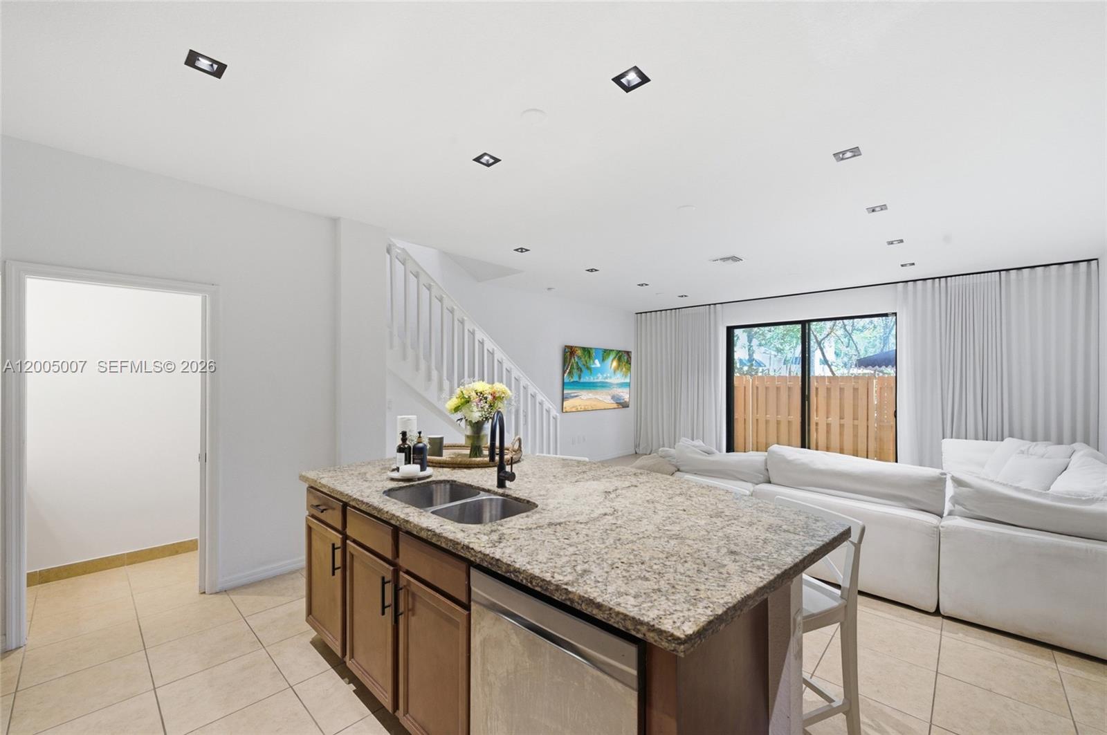 DAVIE JUNCTION - Residential