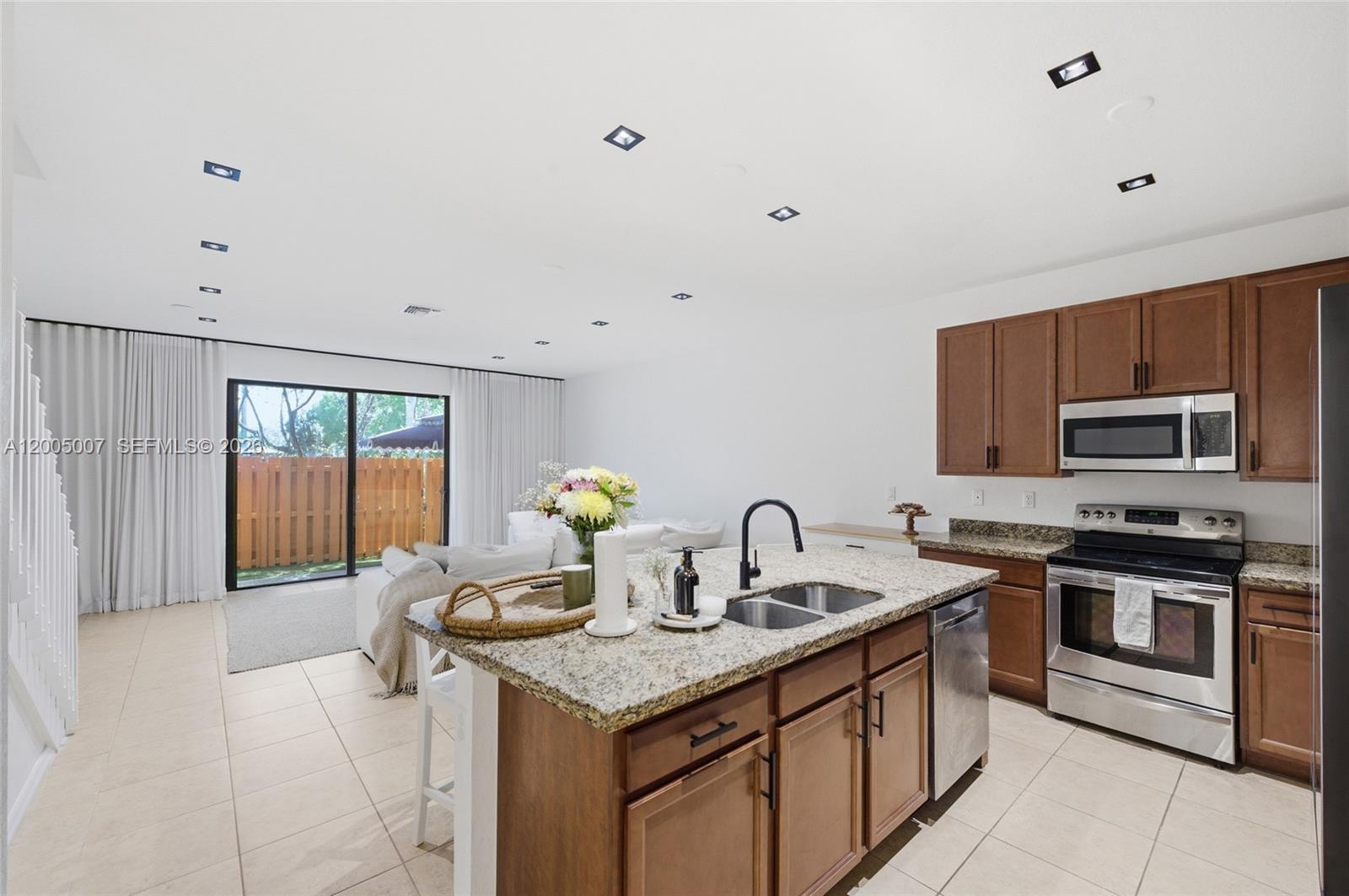 DAVIE JUNCTION - Residential