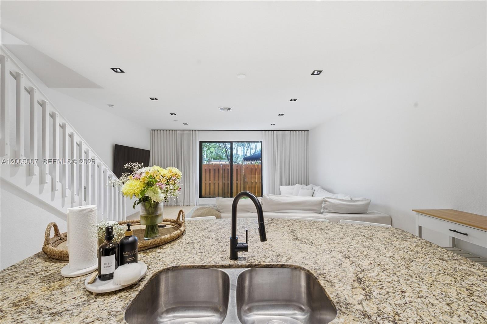 DAVIE JUNCTION - Residential