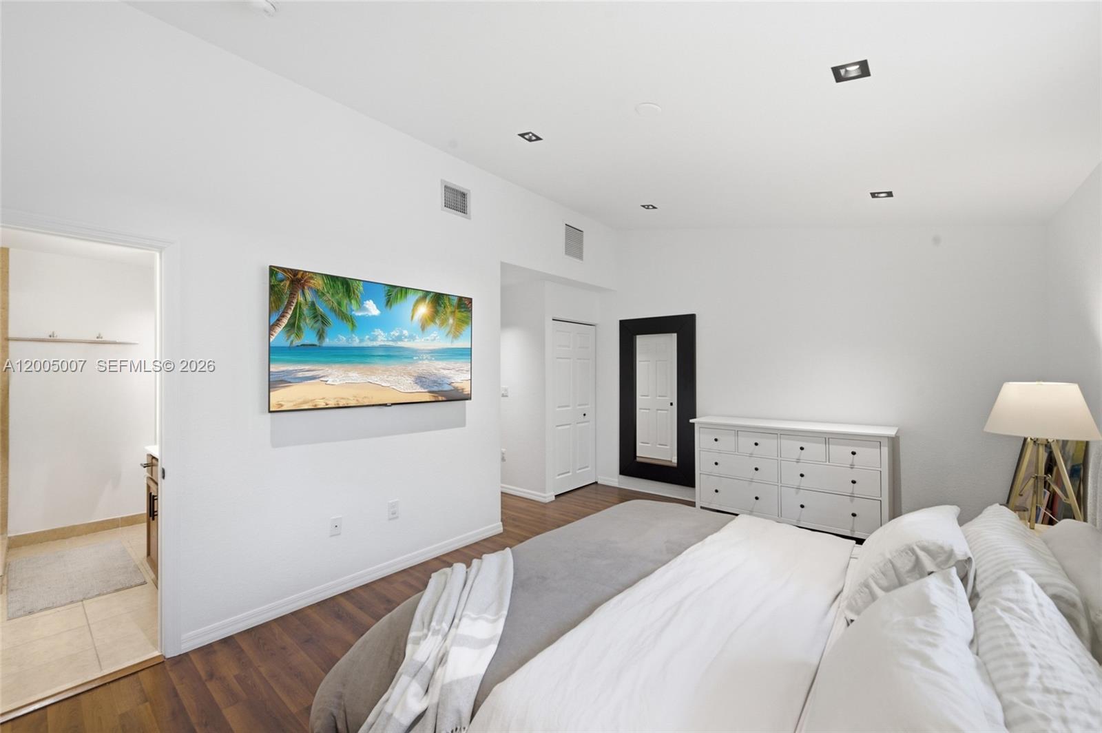 DAVIE JUNCTION - Residential