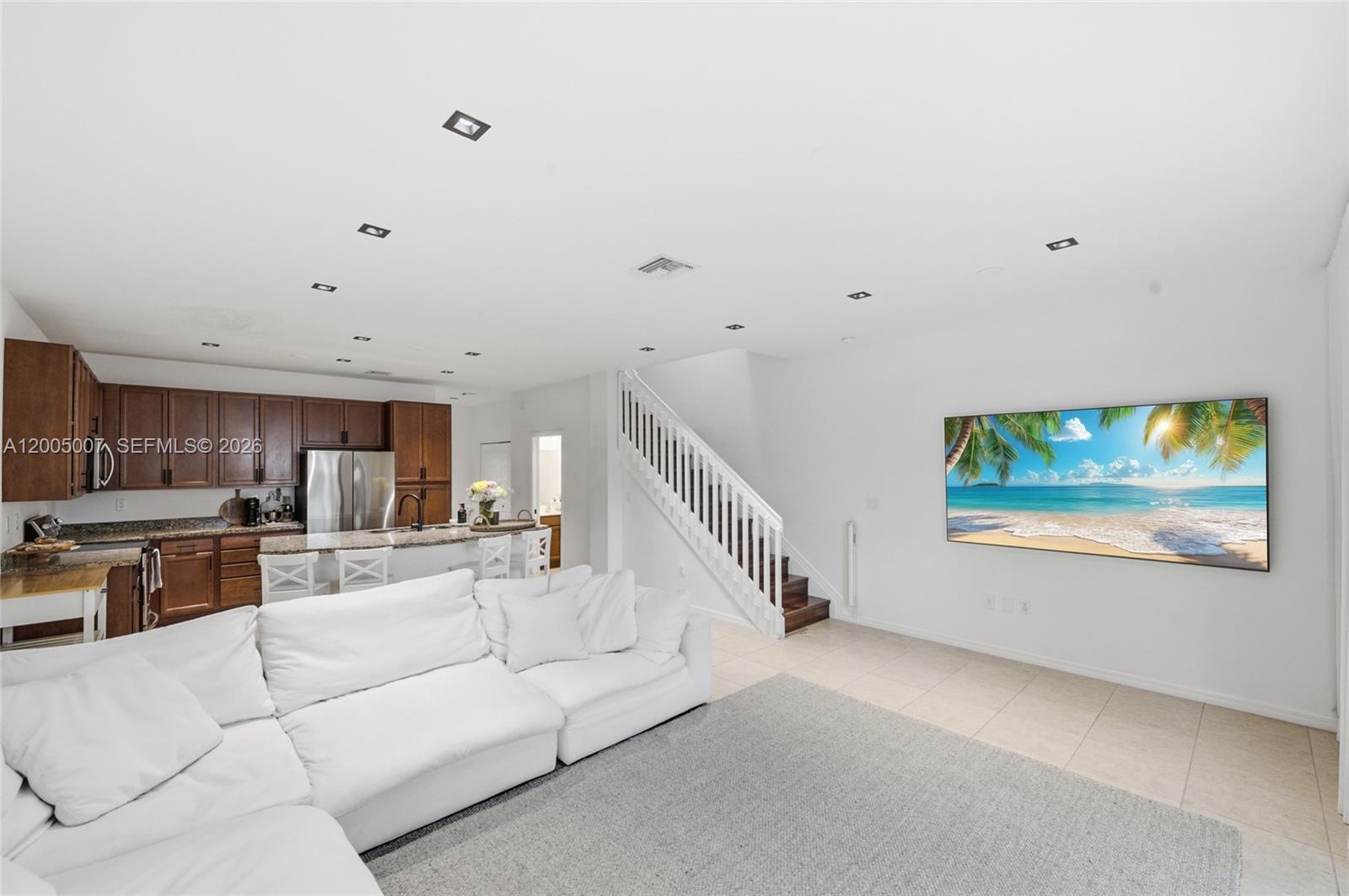 DAVIE JUNCTION - Residential