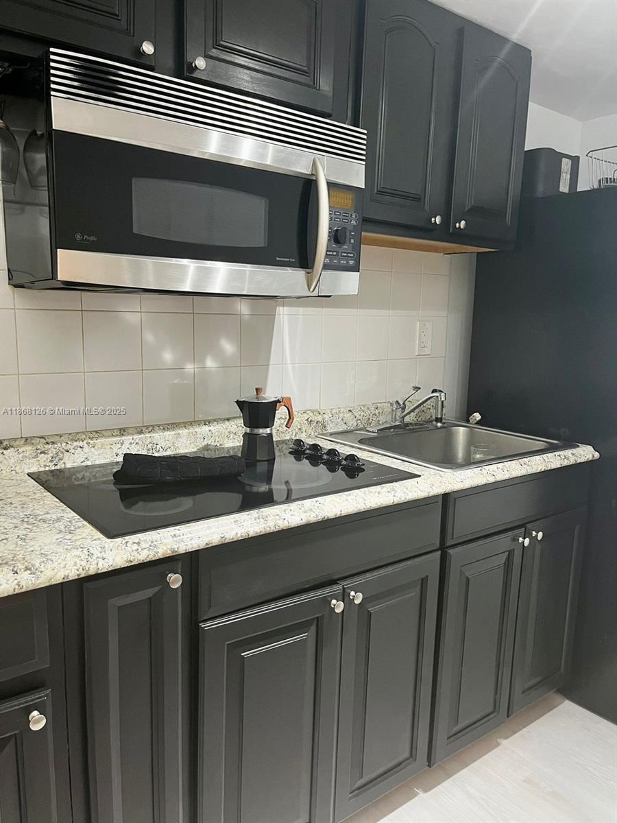 Unique and very rare available Studio for rent . This renovated unit has the bedroom is separated from the kitchen area. All Services are included in the rent except your electricity bill. Minimum Fico score 675. Only one vehicle per unit Unit is tenant occupied and it's in the process of moving out ( showing can be schedule after September 20th)