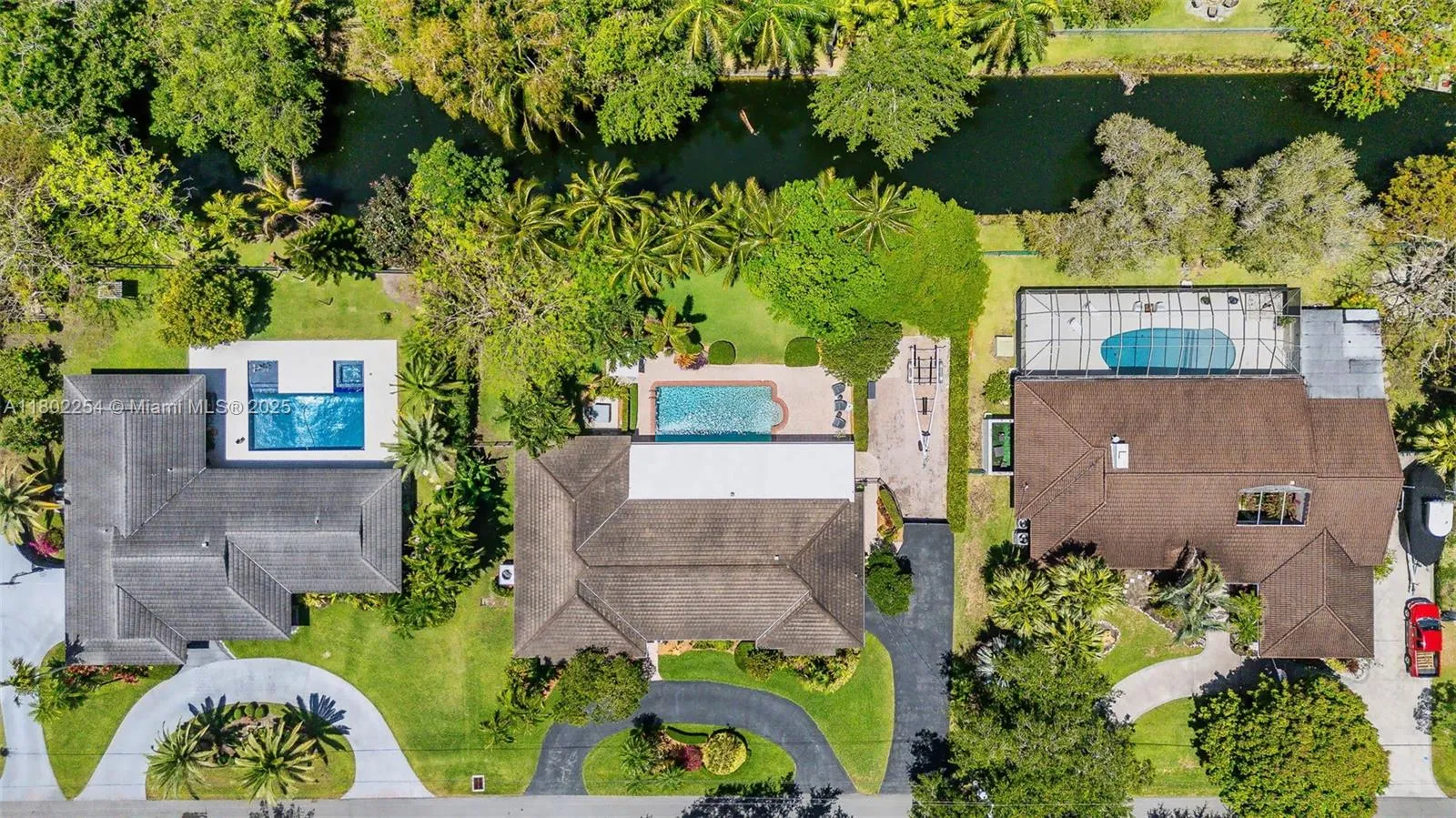 Pinecrest, Florida 33156, United States, 4 Bedrooms Bedrooms, ,3 BathroomsBathrooms,Residential,Pending,130485