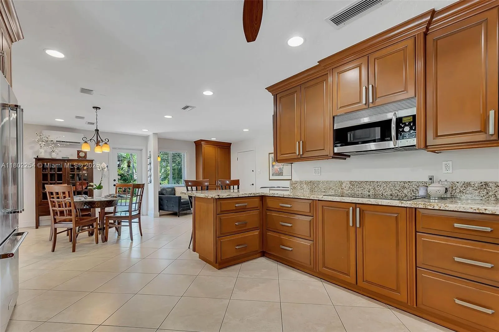 Pinecrest, Florida 33156, United States, 4 Bedrooms Bedrooms, ,3 BathroomsBathrooms,Residential,Pending,130485