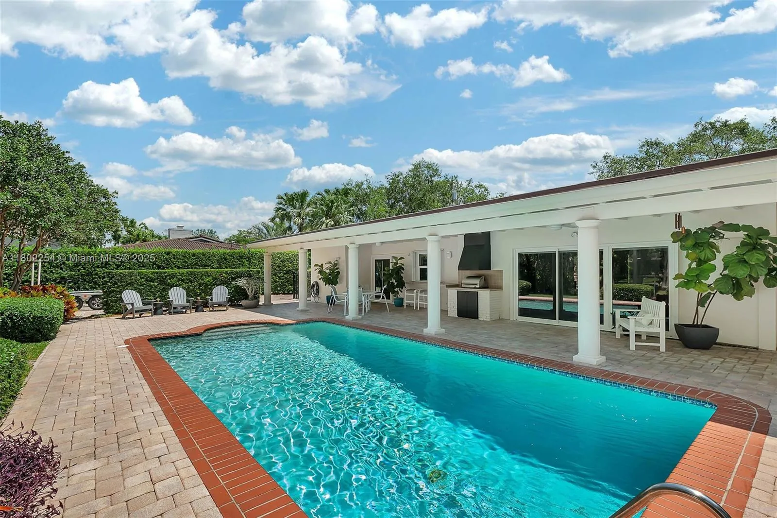 Pinecrest, Florida 33156, United States, 4 Bedrooms Bedrooms, ,3 BathroomsBathrooms,Residential,Pending,130485