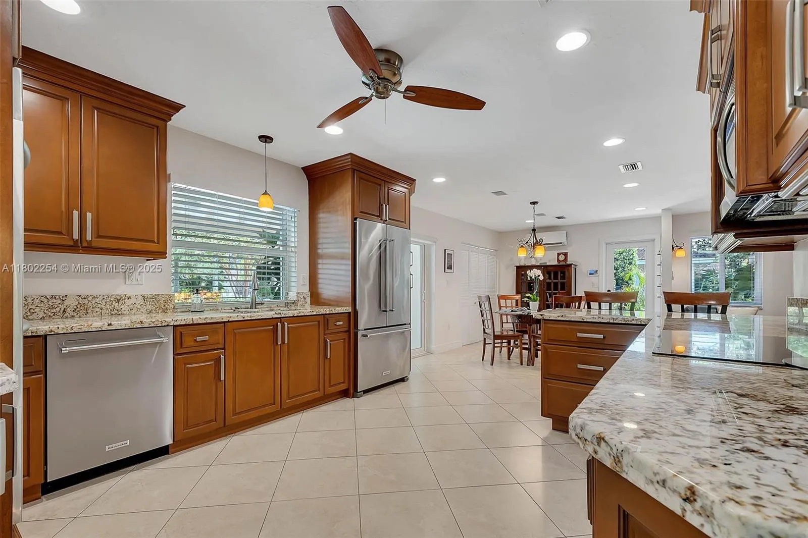 Pinecrest, Florida 33156, United States, 4 Bedrooms Bedrooms, ,3 BathroomsBathrooms,Residential,Pending,130485