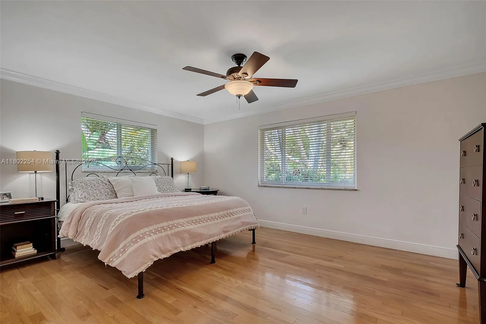 Pinecrest, Florida 33156, United States, 4 Bedrooms Bedrooms, ,3 BathroomsBathrooms,Residential,Pending,130485