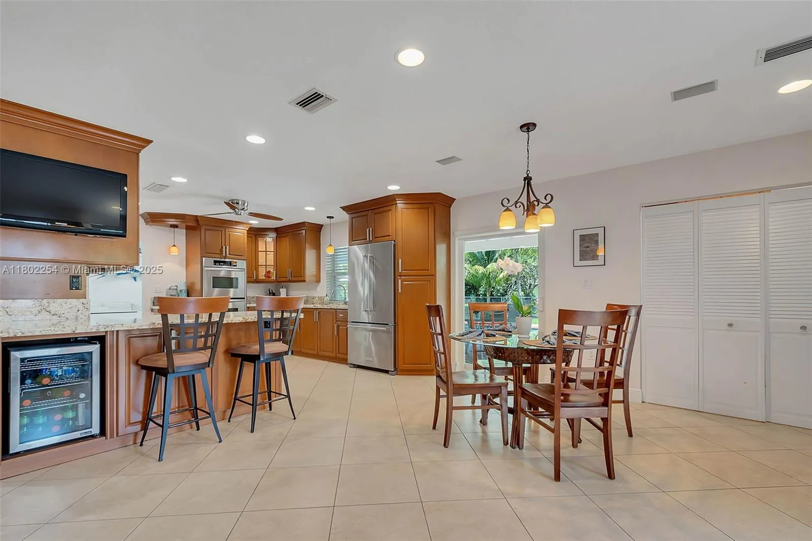 Pinecrest, Florida 33156, United States, 4 Bedrooms Bedrooms, ,3 BathroomsBathrooms,Residential,Pending,130485