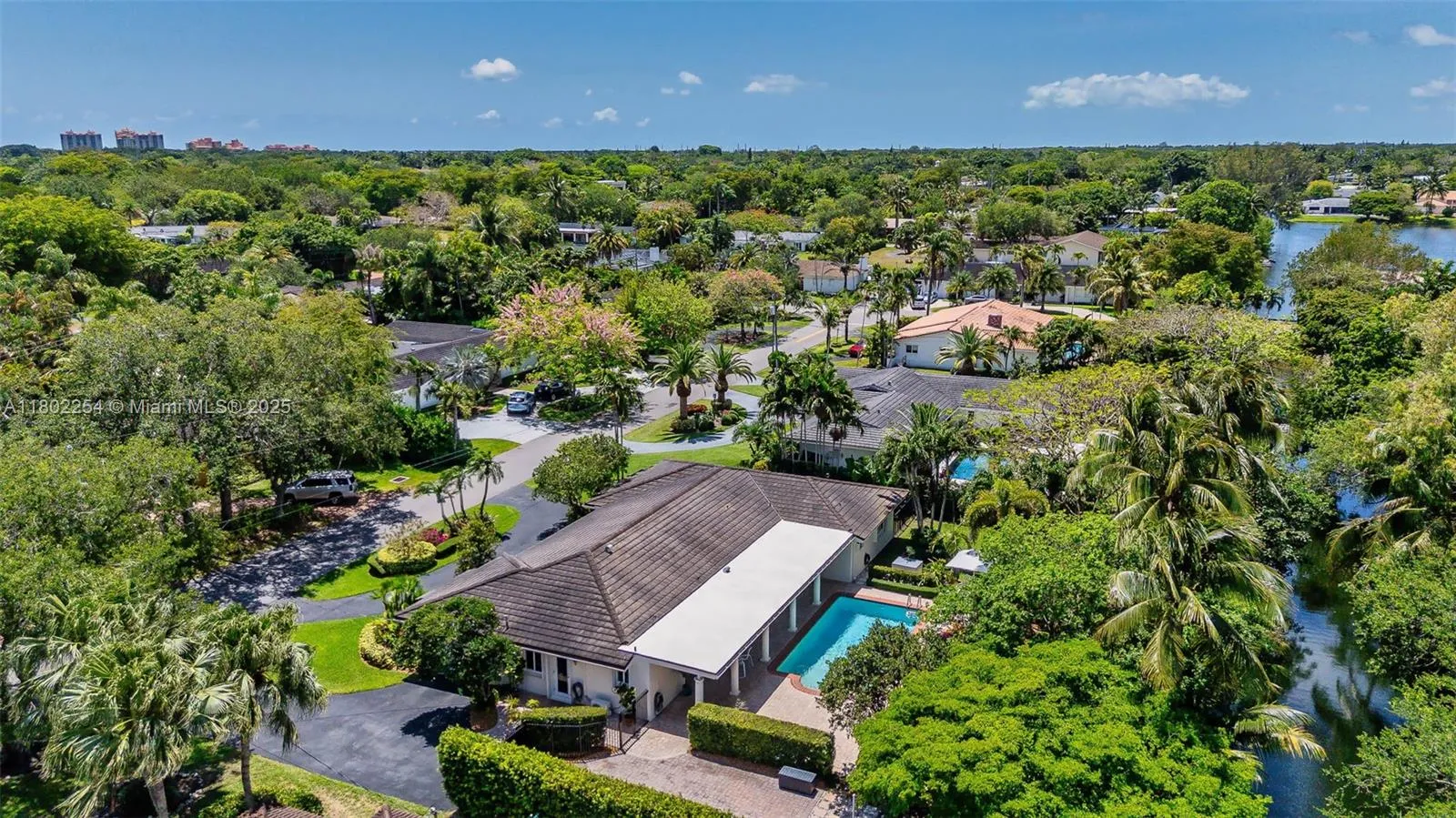 Pinecrest, Florida 33156, United States, 4 Bedrooms Bedrooms, ,3 BathroomsBathrooms,Residential,Pending,130485