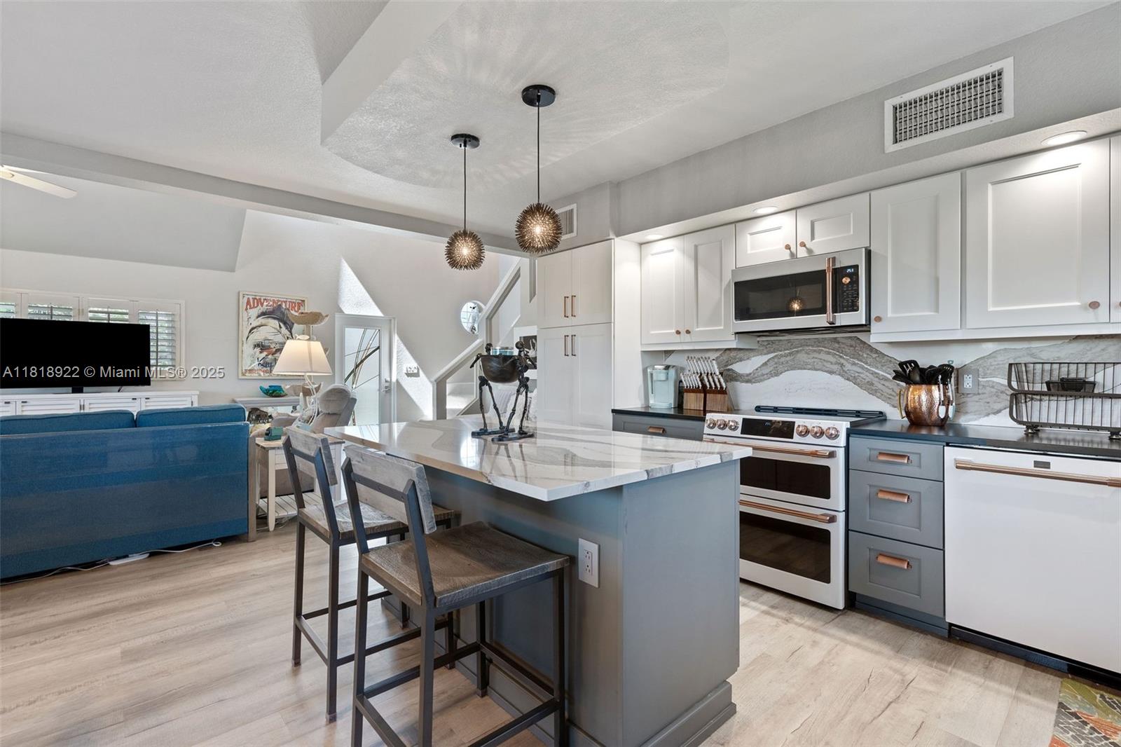 TWIN LAKES 2ND ADD - Residential