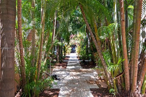 Photo of 1117 Meridian Ave #5-1117, Miami Beach, FL 33139 (MLS # A11988307)