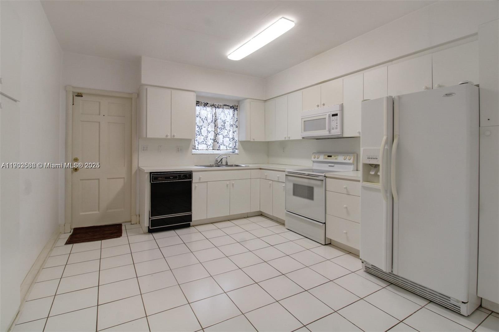 CORAL GABLES COUNTRY CLUB - Residential