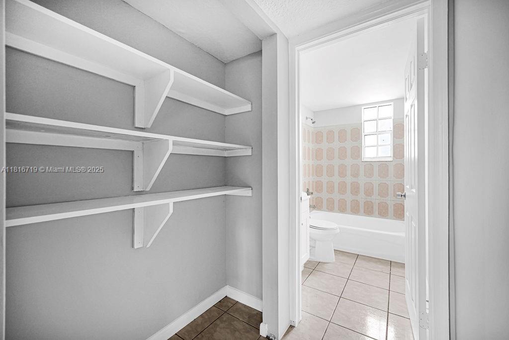 THE ARABIAN ARMS CONDO - Residential