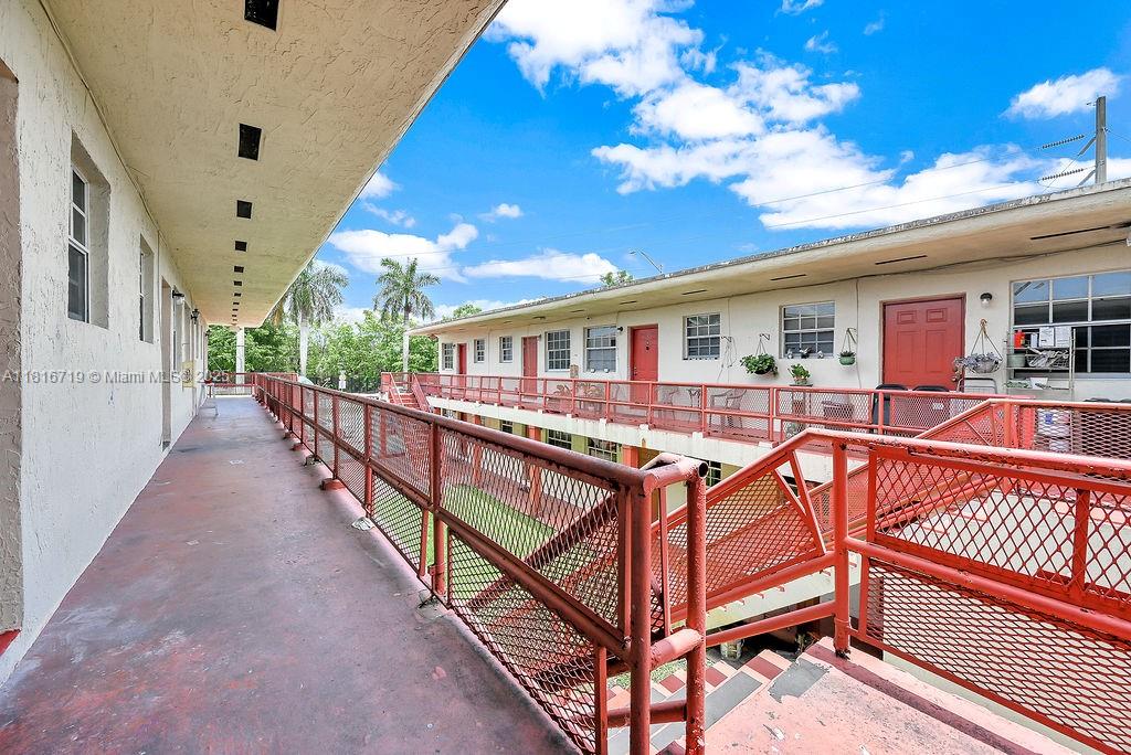 THE ARABIAN ARMS CONDO - Residential