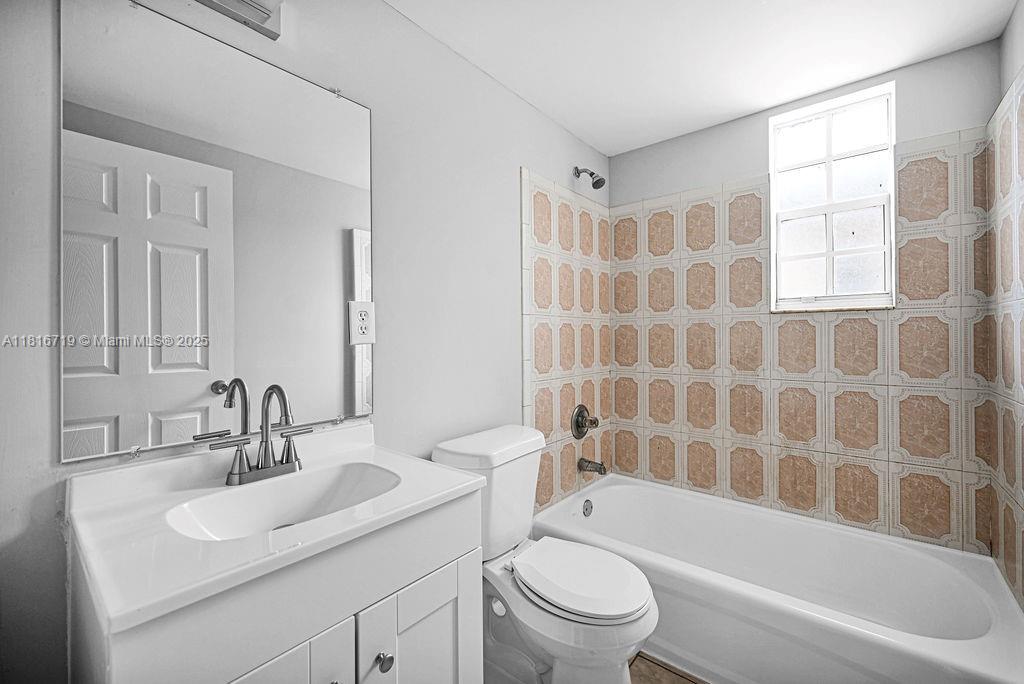 THE ARABIAN ARMS CONDO - Residential