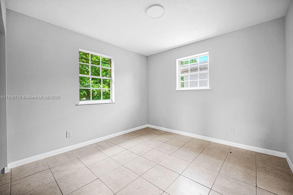 THE ARABIAN ARMS CONDO - Residential