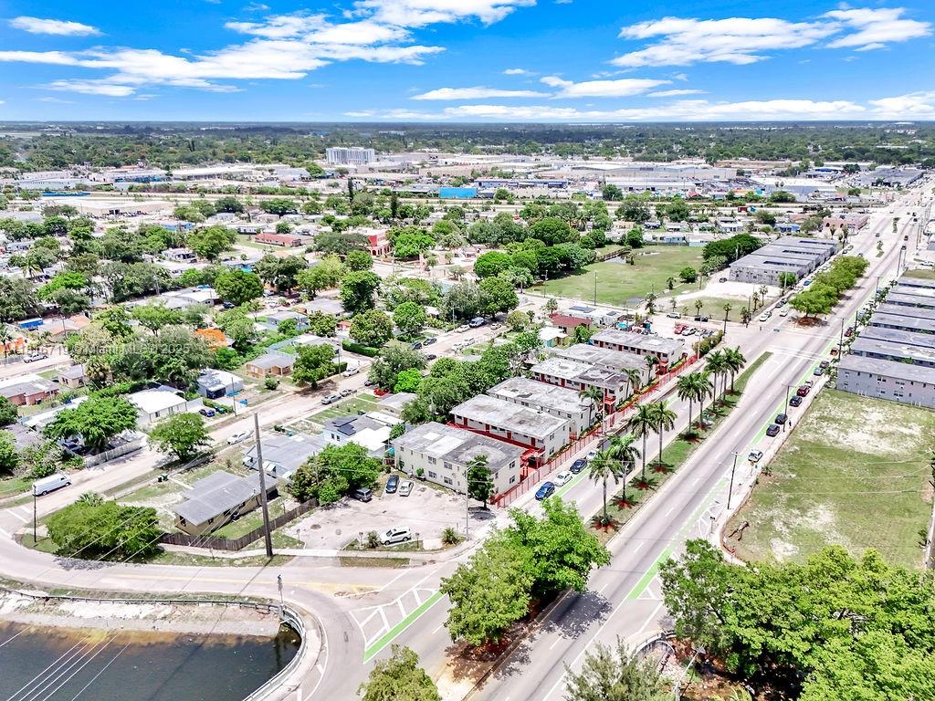 THE ARABIAN ARMS CONDO - Residential