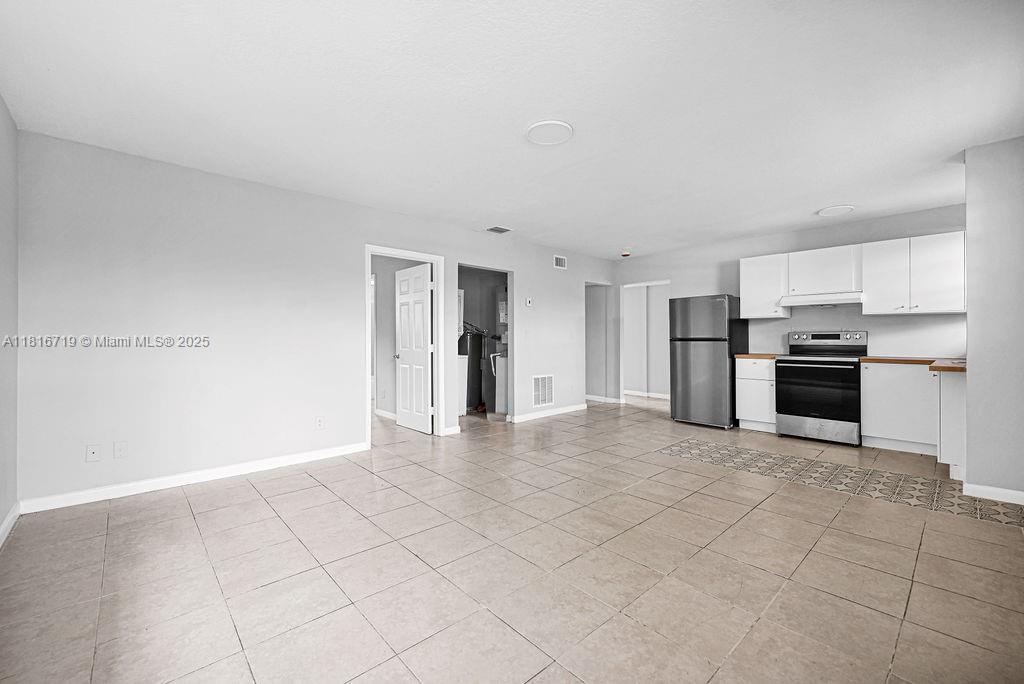 THE ARABIAN ARMS CONDO - Residential